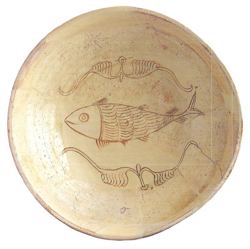 Εγχάρακτο ψάρι στον πυθμένα εφυαλωμένης κούπας του 12ου αι. από τη Θήβα. <br/> Πηγή: Παπανικόλα-Μπακιρτζή 1999α, 29 (αρ. 6).