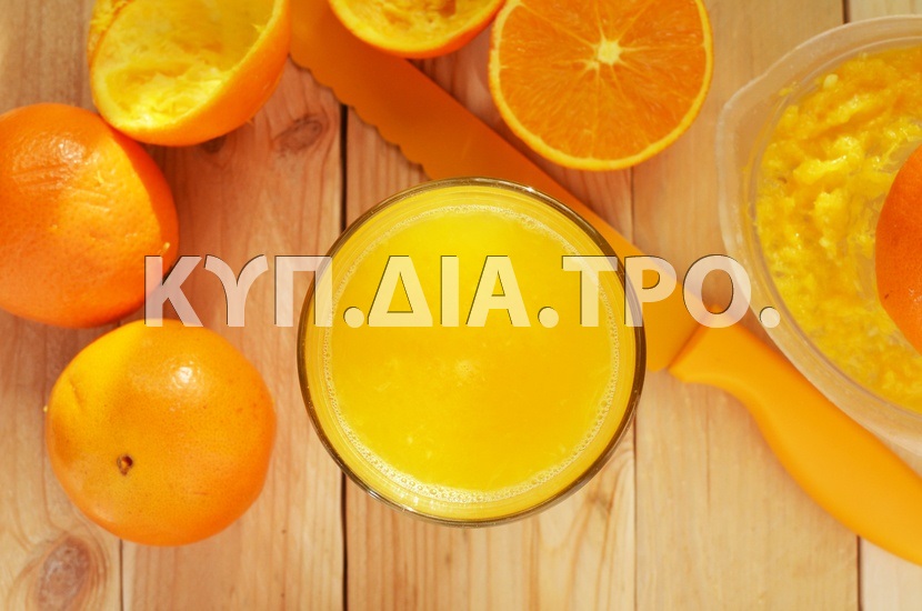 Χυμός και φλούδα πορτοκαλιού χαρίζουν πλούσιο άρωμα στο κρέας. <br/> Πηγή: http://www.pexels.com/photo/healthy-fruits-morning-kitchen-2994/