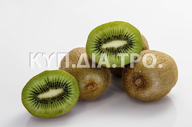 Ακτινίδια. <br/> Πηγή: https://pixabay.com/en/kiwifruit-fruit-kiwi-food-fresh-400143/